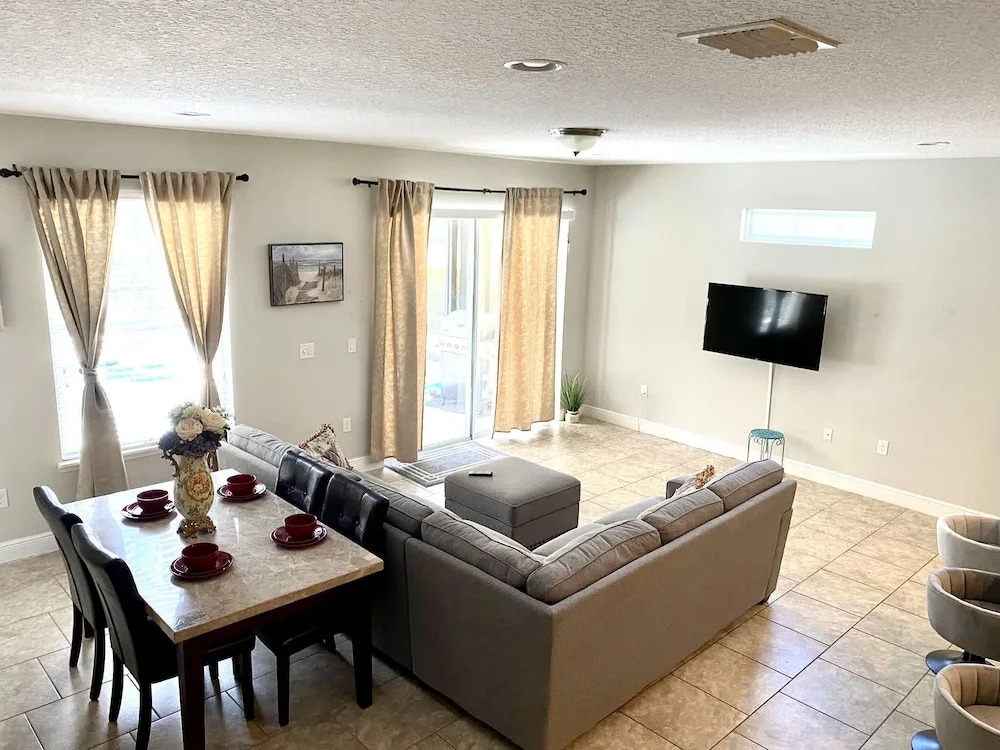Solterra Resort!! Spacious House With Game Room, Private Pool and Movie Room!!