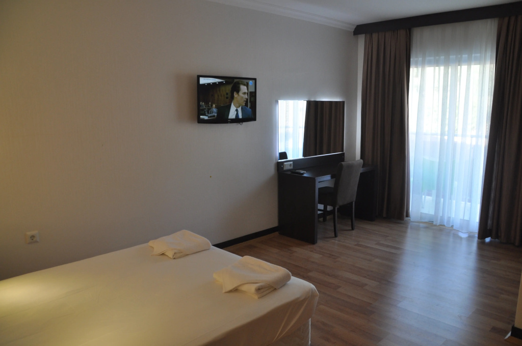 Sunshine Holiday Resort