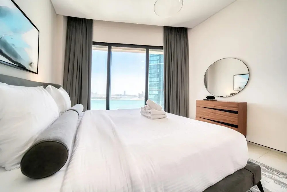 Serene Beachfront Ain Dubai View at Address JBR