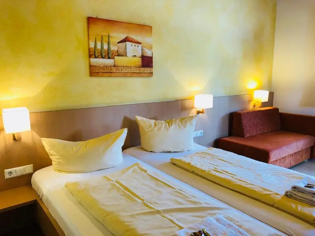 Hotel - Restaurant Hirschen - Werneths Landgasthof beim Europa- Park Rust