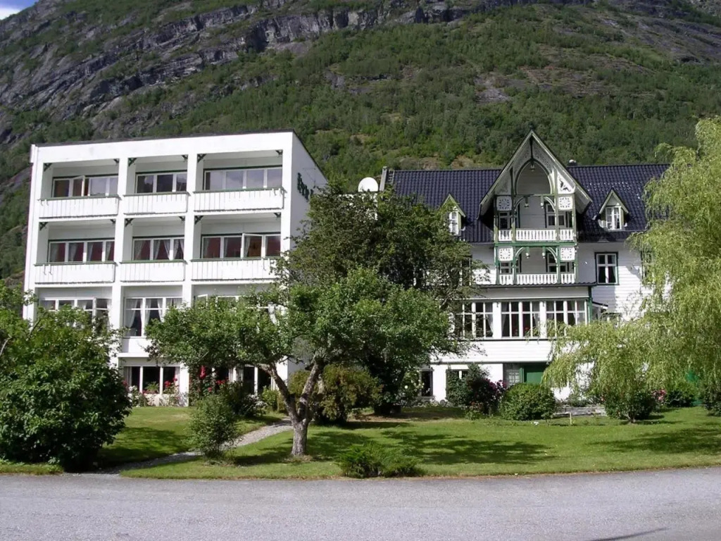 Hjelle Hotel