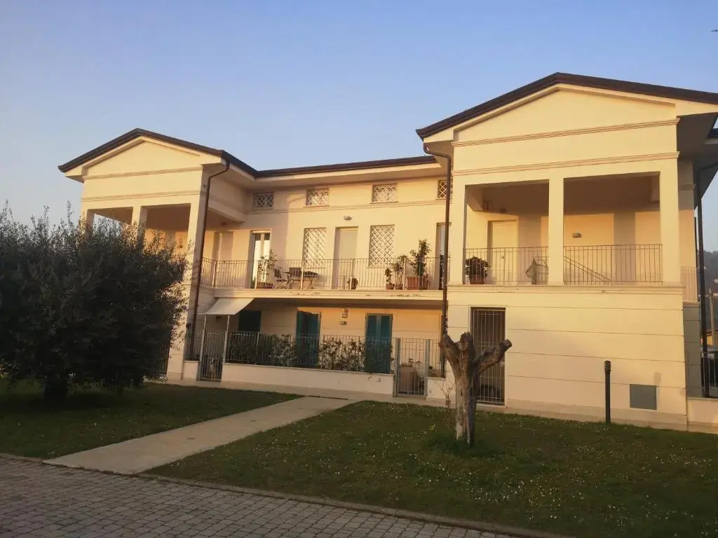 CB House Holiday
