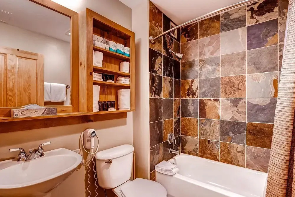 Premier 2br /walk To Slopes + Outdoor Heated Pool 2 Bedroom Condo by RedAwning