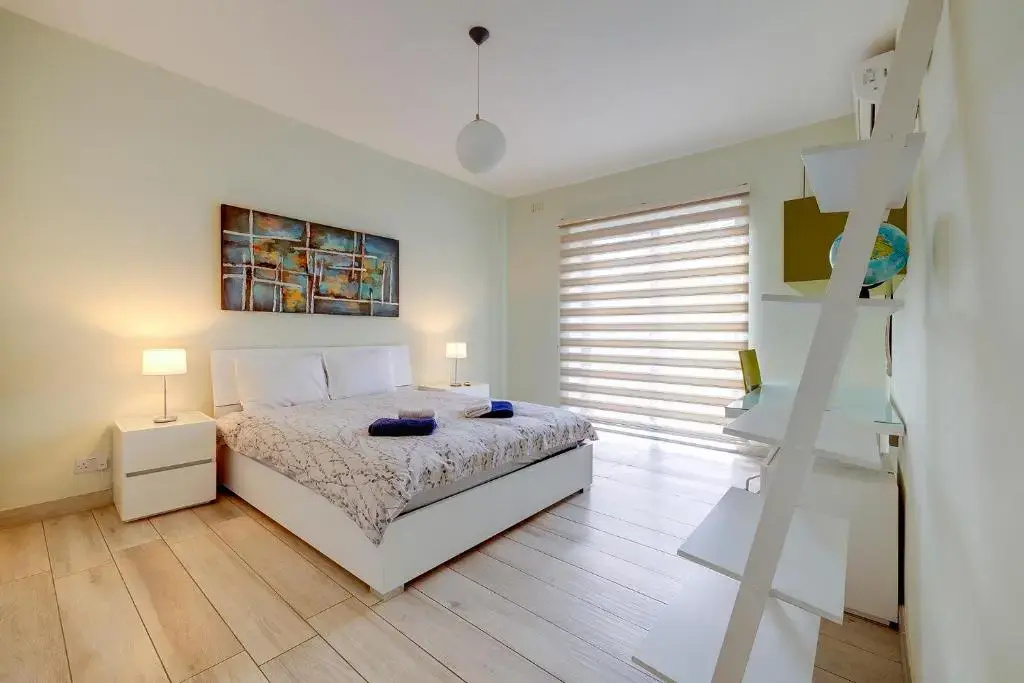 Stylish 3 Bedroom Holiday Apartment in St Julians