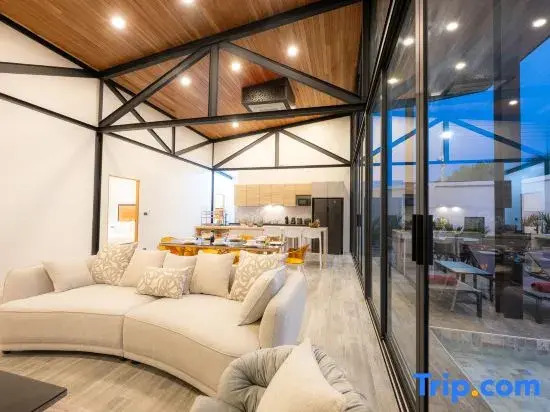 Sunset Garden Villa 15