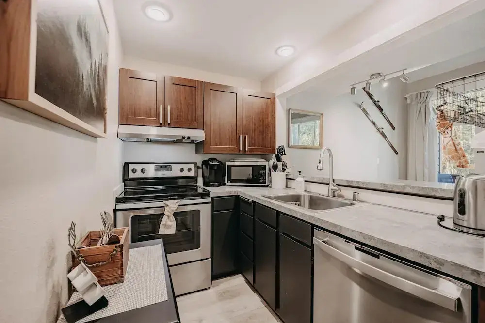 Snowater Condo 45sw With a Media Room