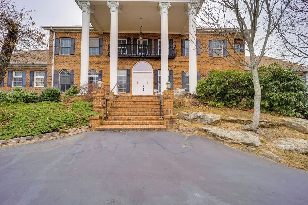 Immaculate Boone Villa w/ Entertainment Lounge