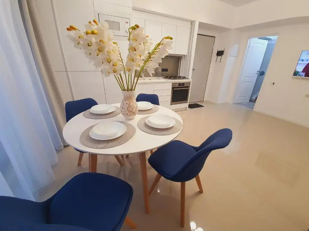 Ely Residence2