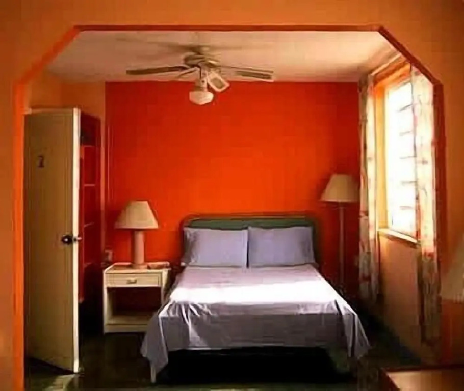 Kokomo Hotel