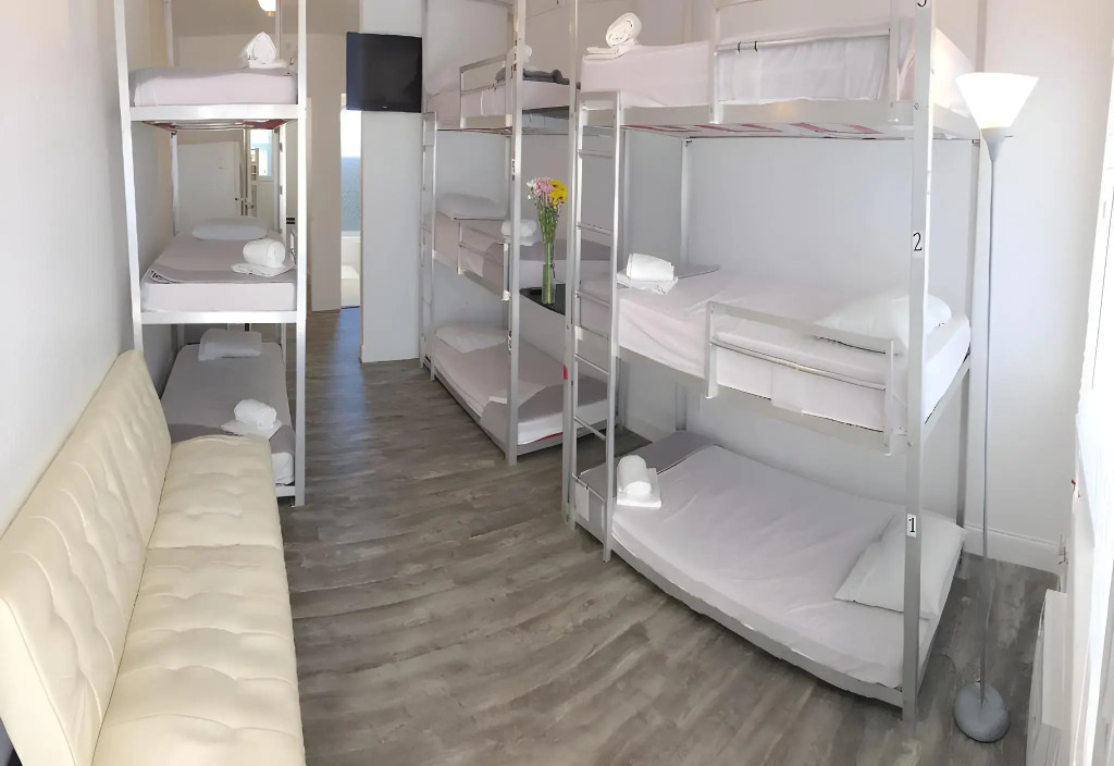 Bikini Hostel, Café & Beer Garden Free Breakfast & Dinner!