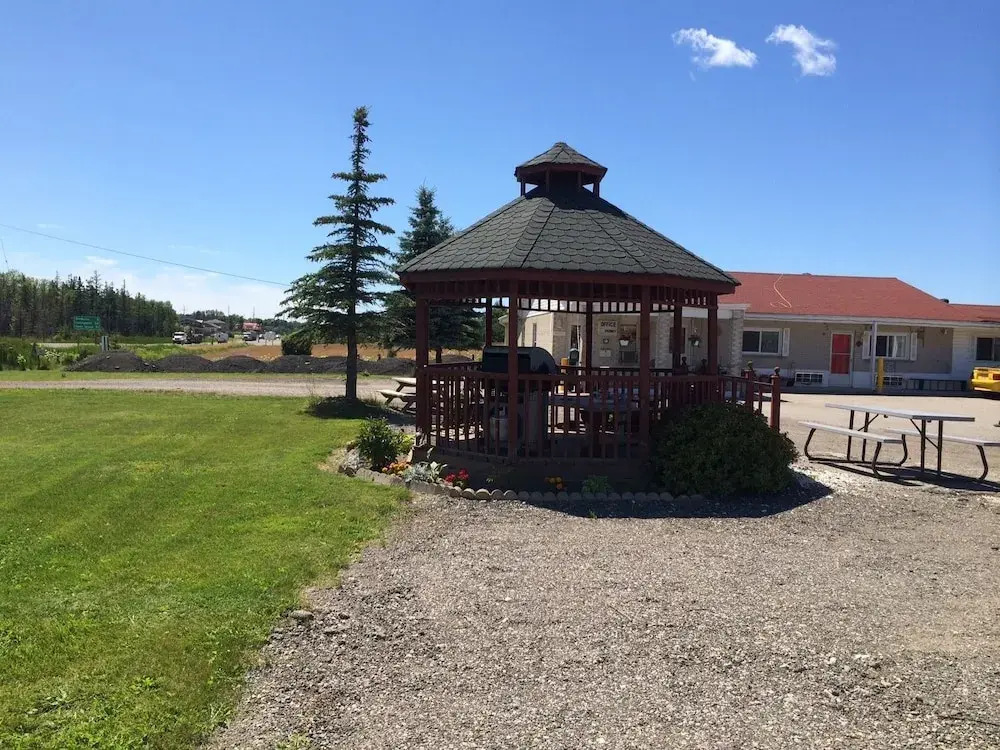 Shelburne Motel