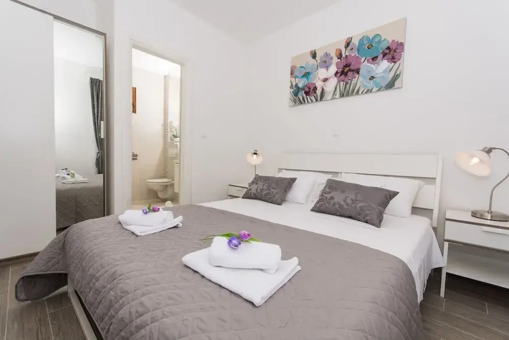 Apartments Villa LA