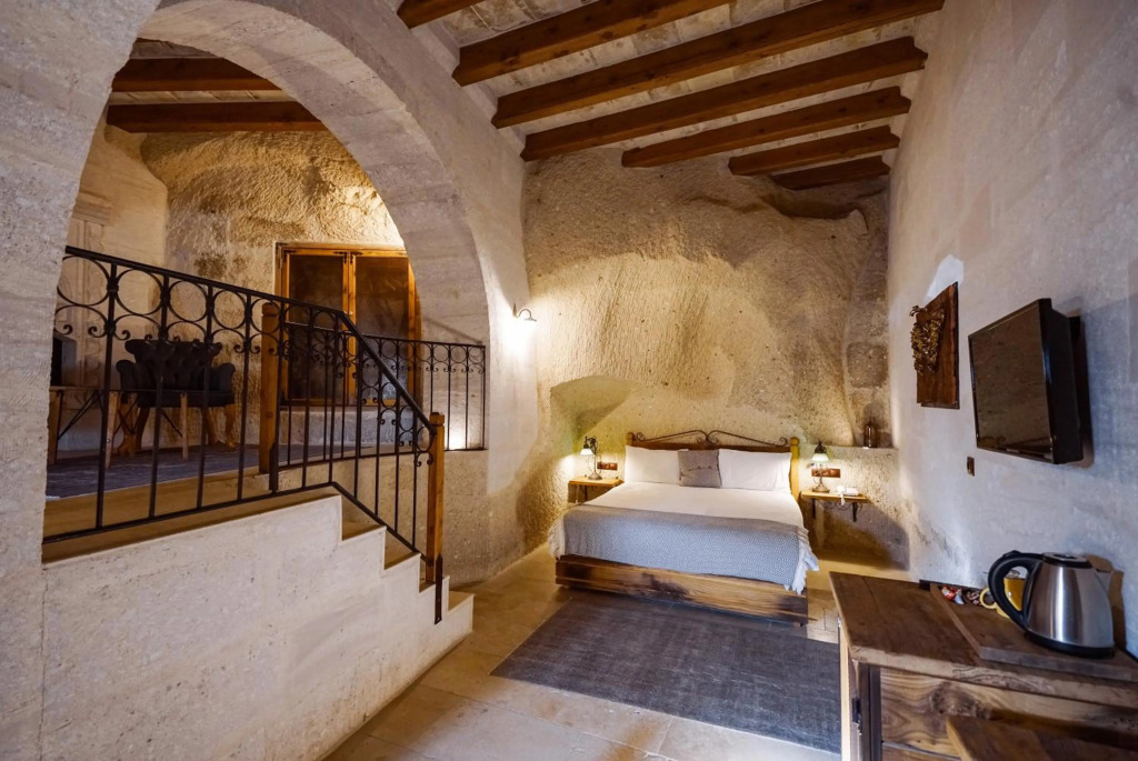 Design Cave Hotel
