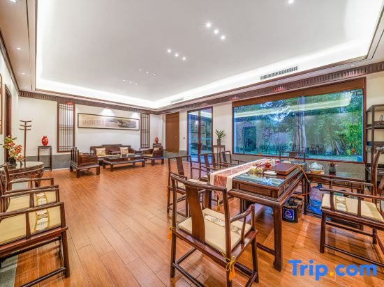 Yunfu Guest House