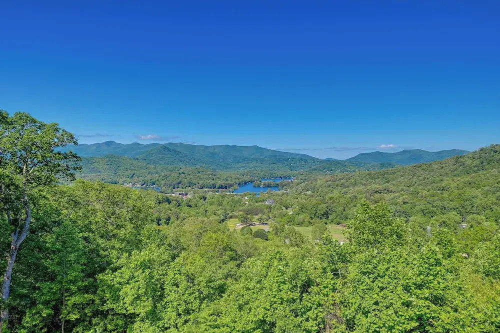 Hiawassee Vacation Rental: 1 Mi to Lake Chatuge!