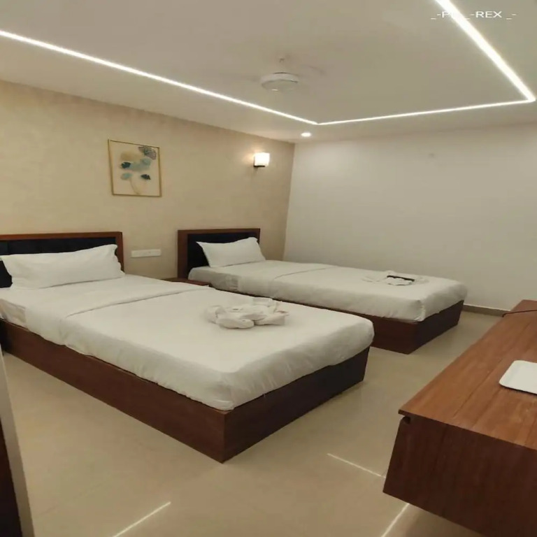 Royal Luxe Business Class Hotel