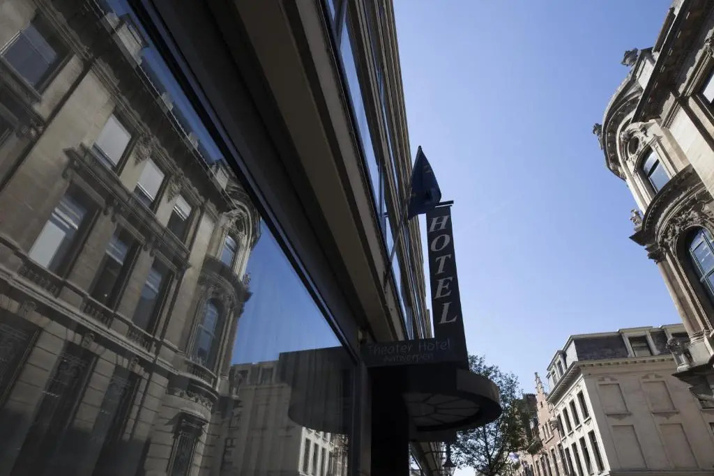 Theater Hotel