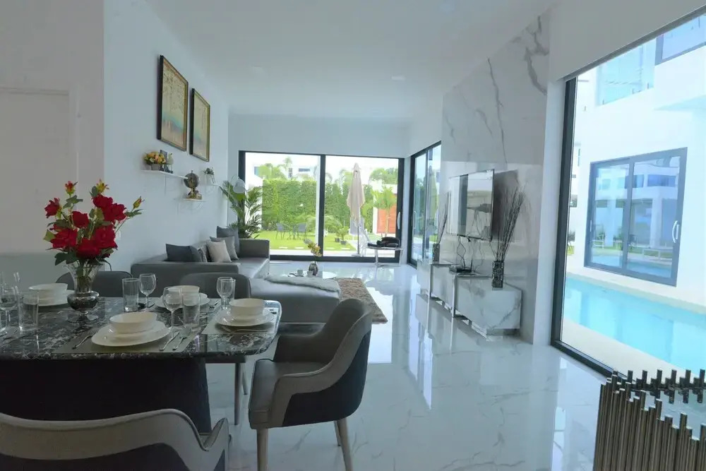 Villa with Shared Pool in Central Pattaya - Palmc15