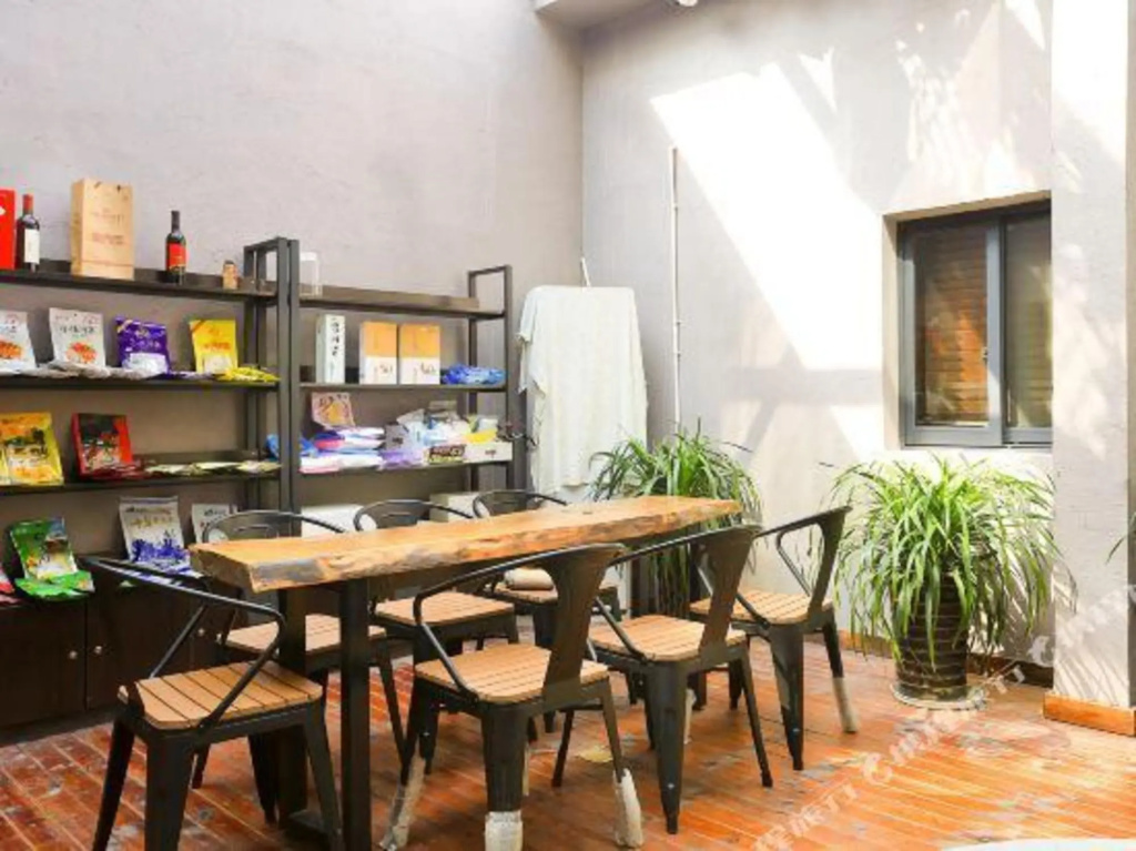 Chengzhong Xiaozhu Holiday House (Zhangjiajie Tianmenshan Bus Station Railway Station)