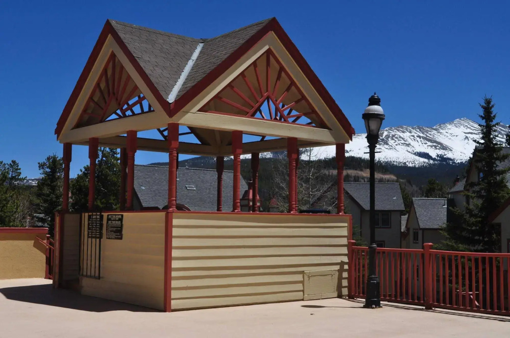 Wedgewood Lodge