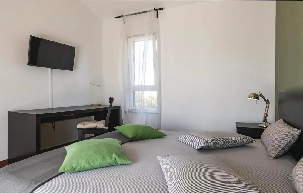 Amazing Home in Valbandon With Wifi and 4 Bedrooms