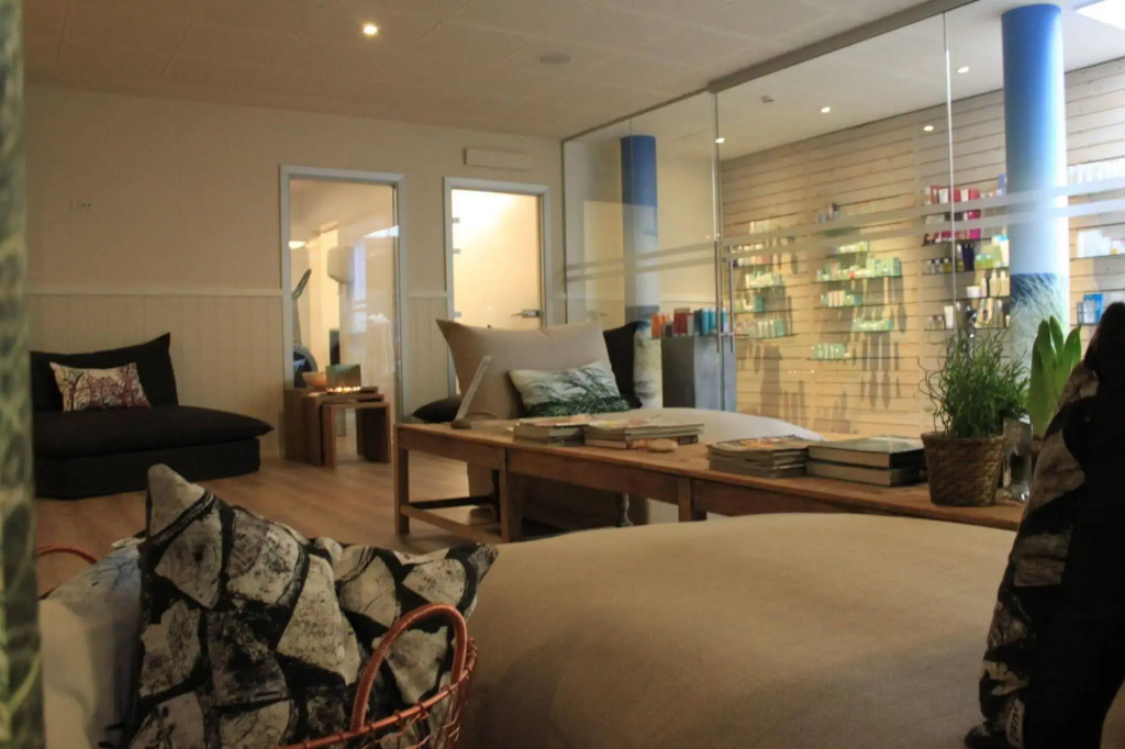 Ruths Hotel