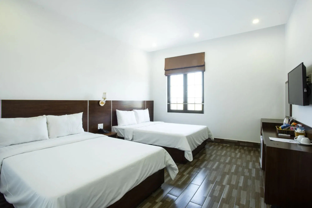 Red Coral Ha Long Hotel