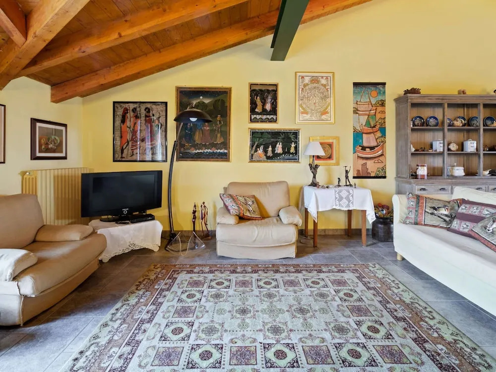 Belvilla by OYO Secluded Apartment With Balcony