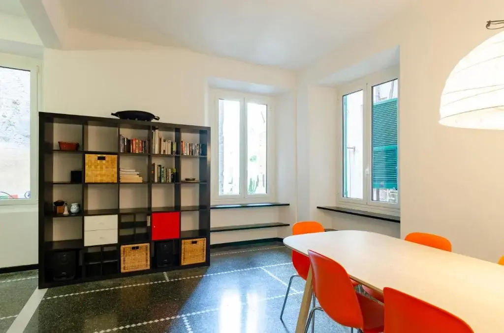 ALTIDO Vibrant Apt for 6, close to the Aquarium of Genoa