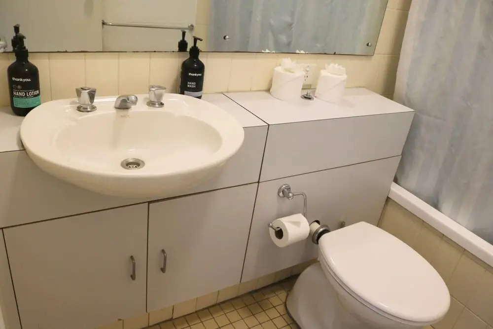 Cosy Newtown Studio Apartment With Swimming Pool