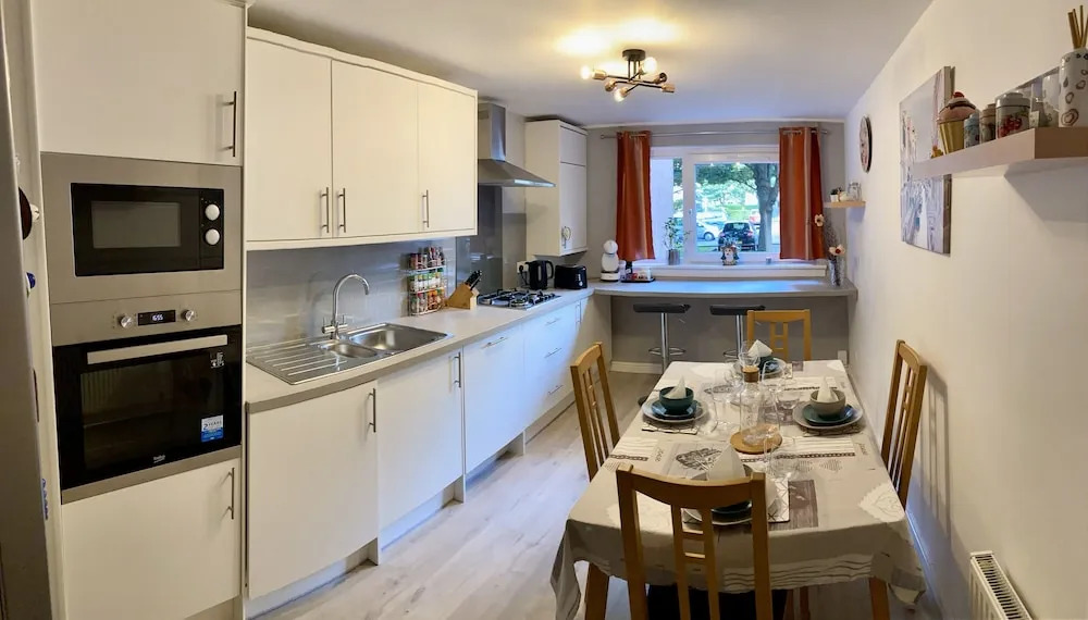 Charming 2-bed Apartment in Edinburgh City Centre