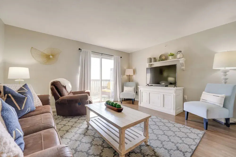 Branson Condo w/ Balcony, Strip & Mountain Views!