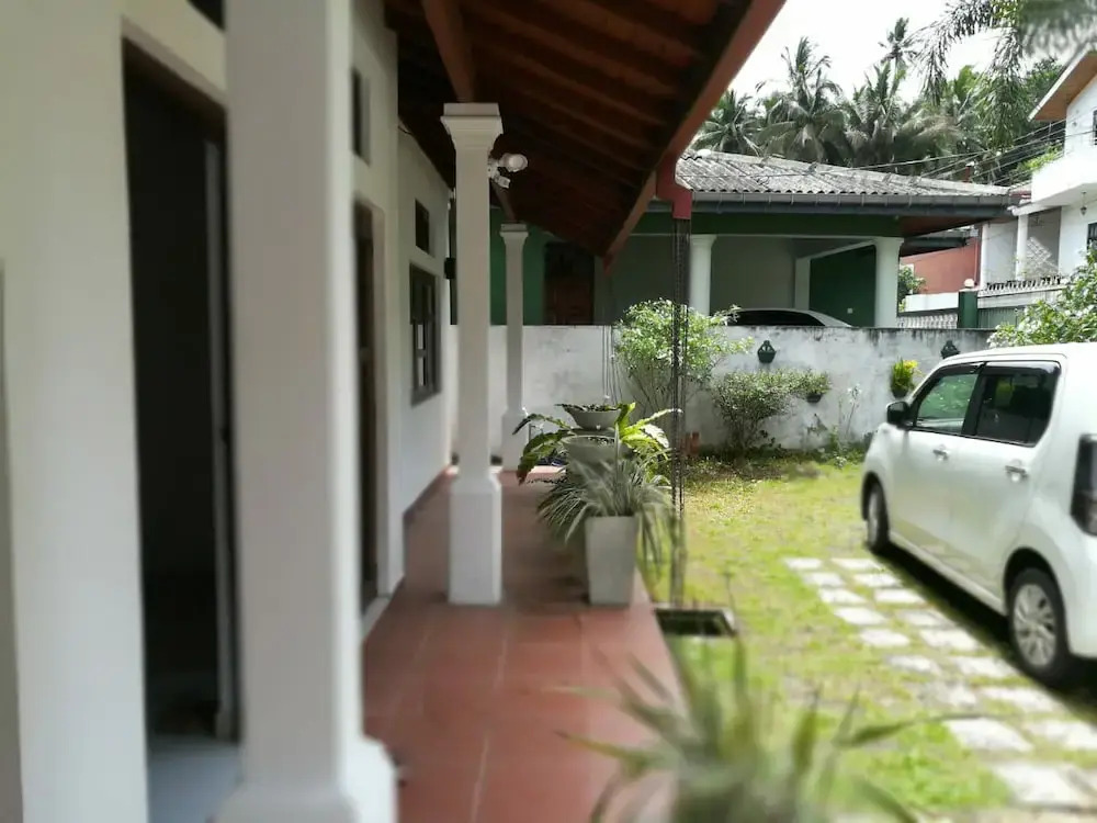 Golden River Kandy Villa