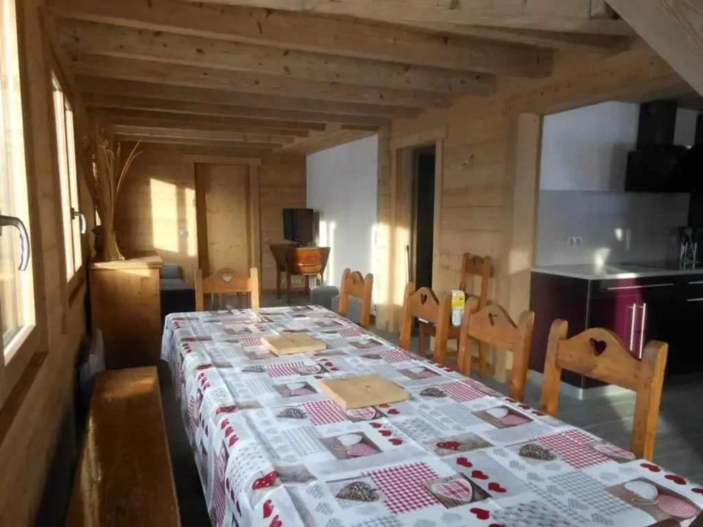 Chalet Le Grand-Bornand, 6 pièces, 10 personnes - FR-1-467-65
