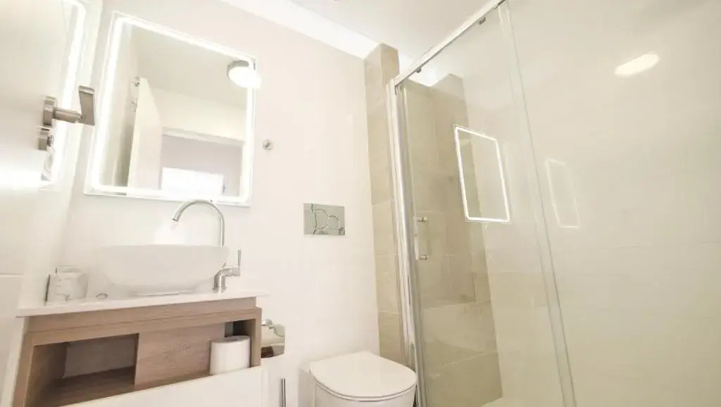 Fortuna Penthouse with roof terrace, AC and pool