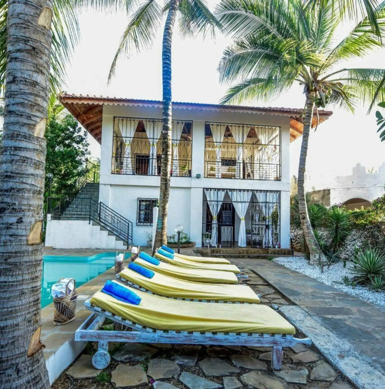 Watamu Sunflower House