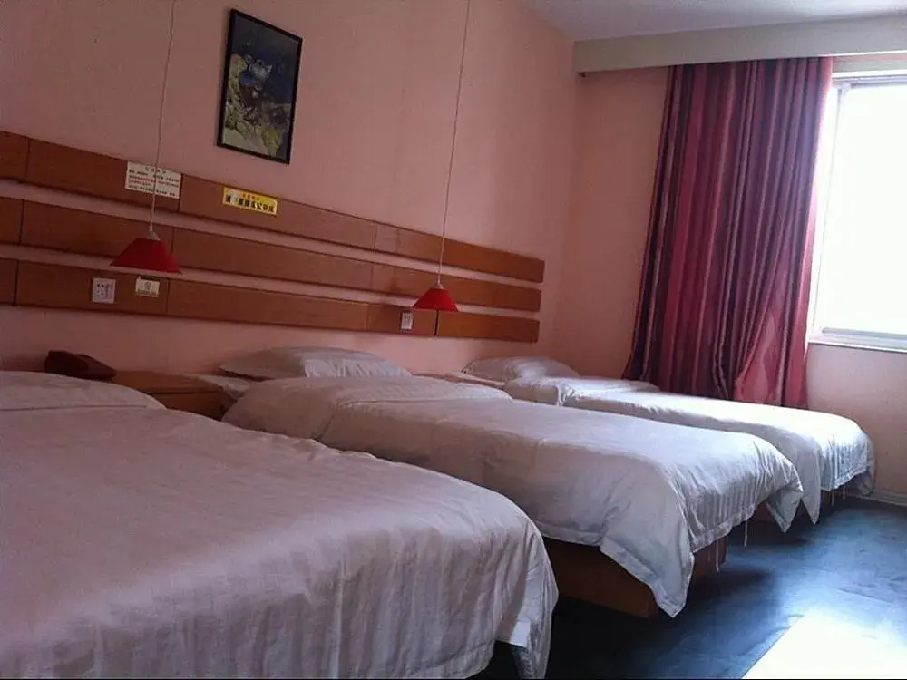 Saifel Business Hotel (Jinan Qilu Hospital Baotu Spring Store)(赛菲尔商务宾馆(济南齐鲁医院趵突泉店))