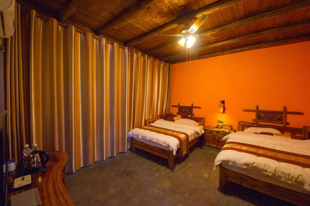 Yangshuo Scenic Mountain Retreat