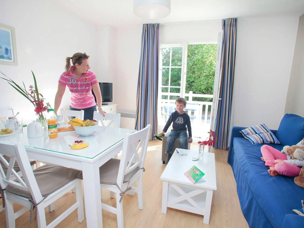 Beautiful apartment in local style on a small residence