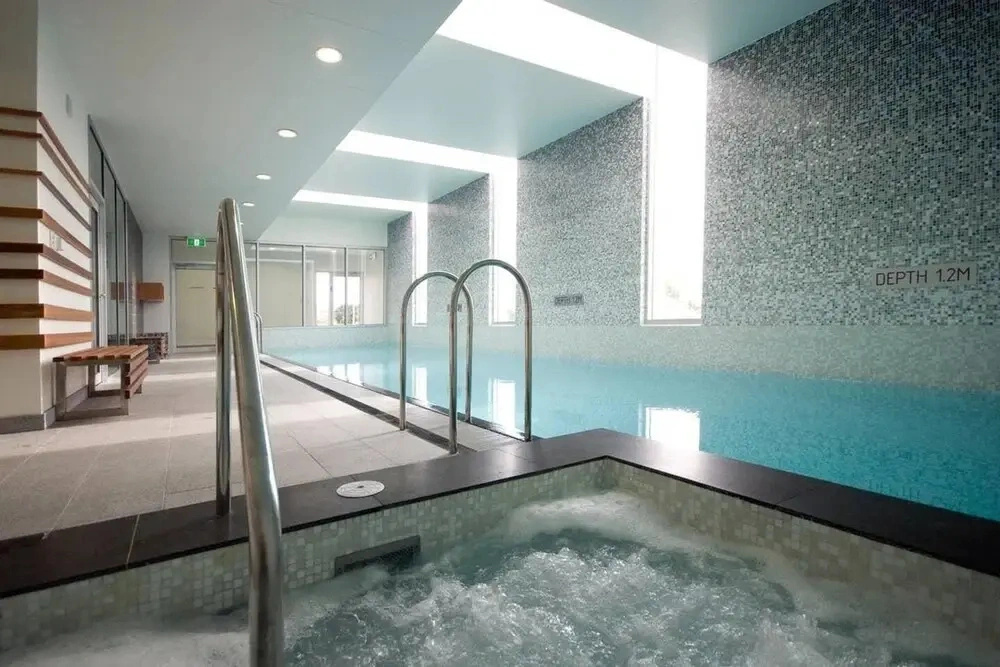The Cove @ New Port-Pool - Spa - Sauna - Gym & More