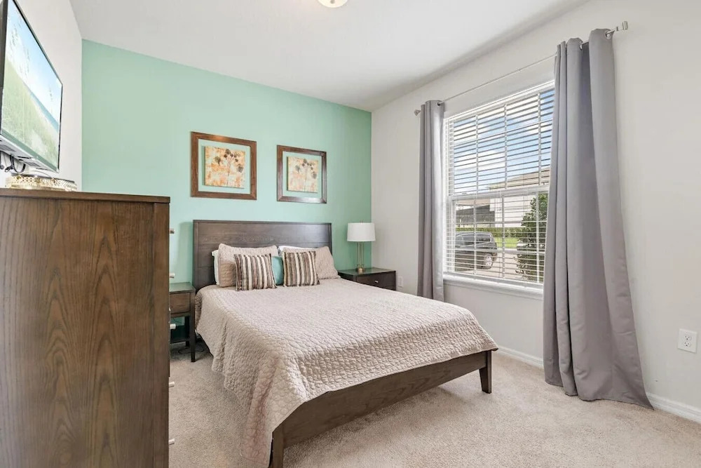 Spacious 5BR Villa w/ Private Pool Near Disney & Orlando