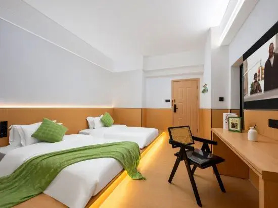 Smallinn Poetry Jasmine Hotel (Shenzhen North Railway Station Hongshan Metro Station)