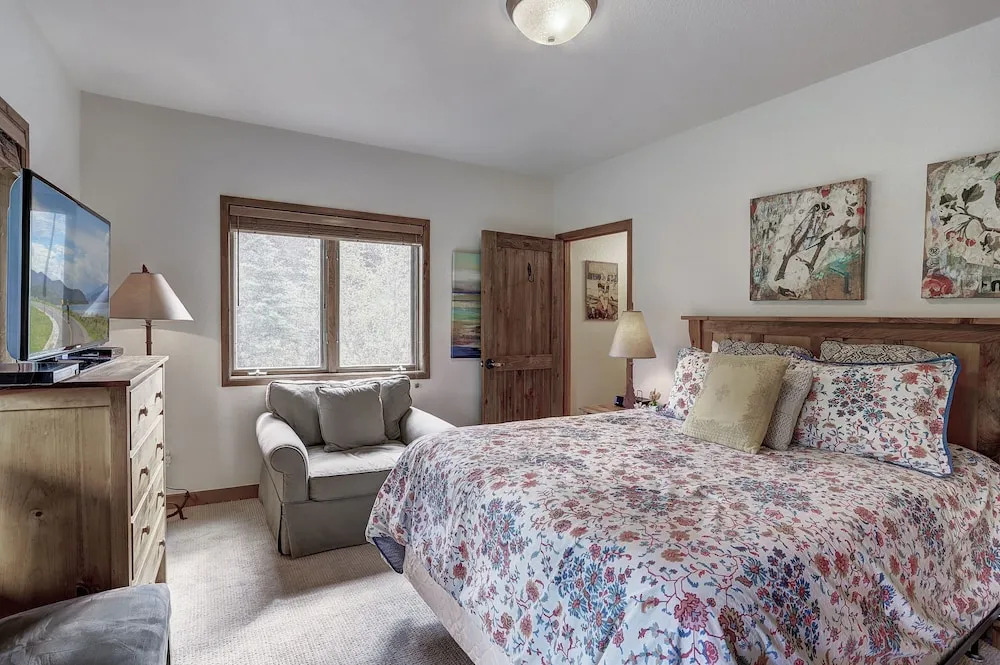 Riverbend Lodge #001