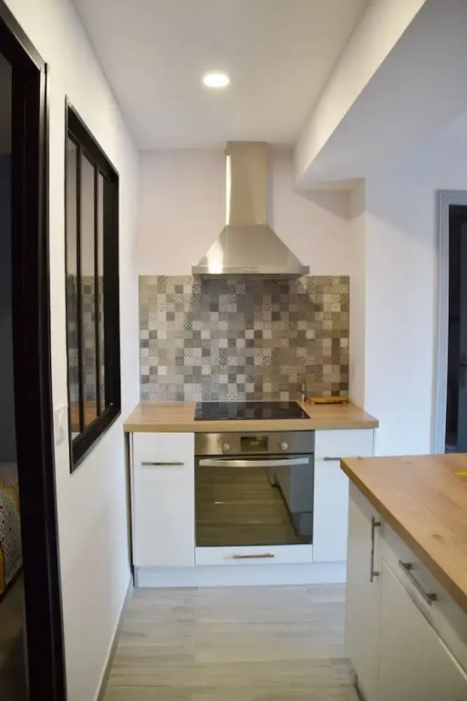 Large friendly and bright villa with pool