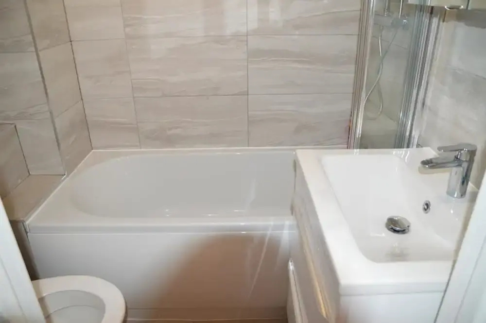 London Borough Station Apartment