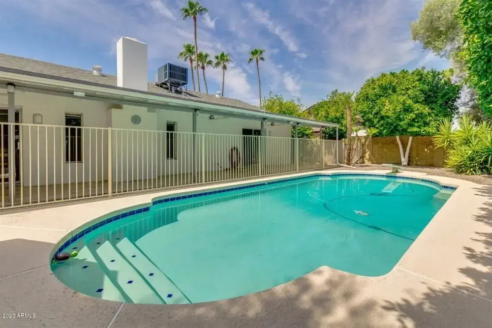 Quiet house with pool heater, patio, BBQ, citrus
