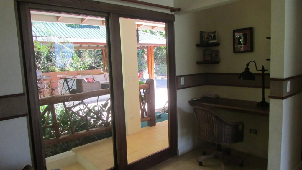 Portasol Rainforest and Ocean View Living