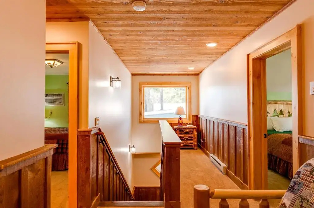 Cobble Mountain Lodge