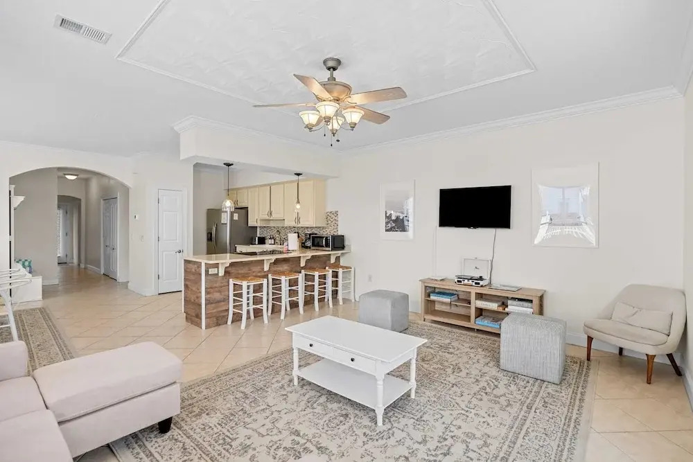 Destin Group Getaway Hot Tub, Pool, Ping Pong 2 Blocks to Beach Seacrest