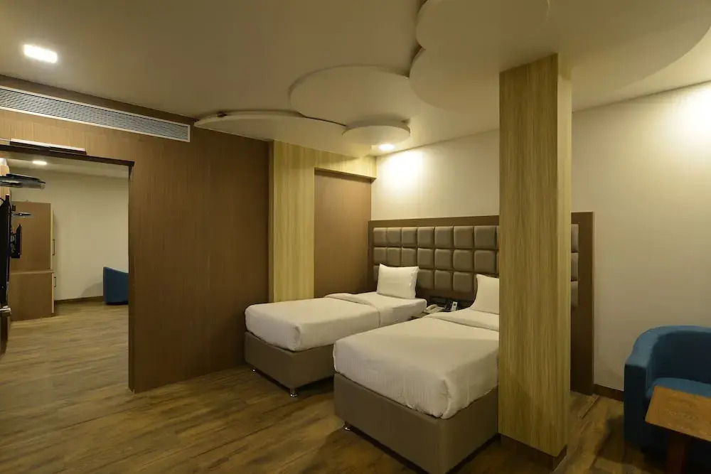 Hotel Jhankar Palace